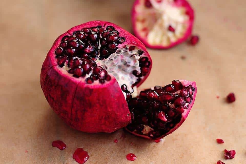 tasty-kitchen-blog-how-to-open-a-pomegranate-11